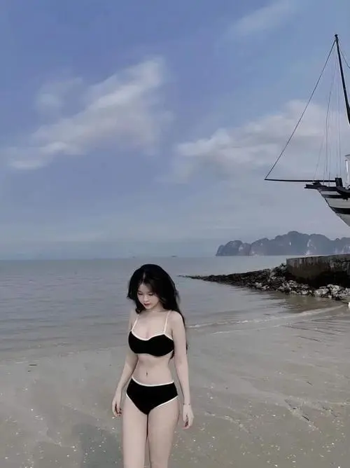 anh gai xinh mac bikini den huyen bi va cuon hut 6