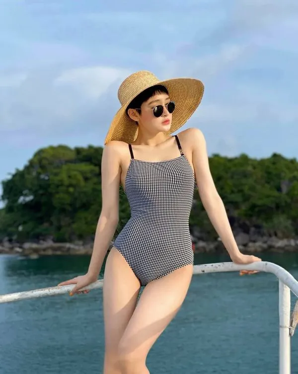 anh hien ho bikini sexy visual bup be sang chanh 1