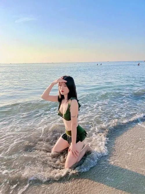 bo anh bikini hai manh day cuon hut 14
