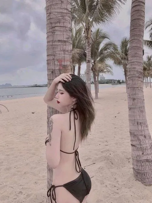 bo anh bikini hai manh day cuon hut 15