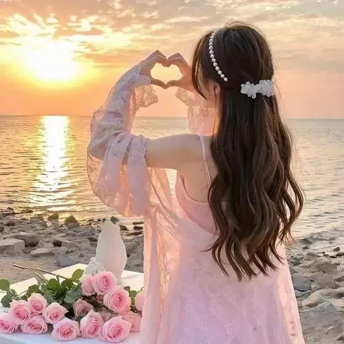 Cây cầu sắt cổ kính bắc ngang dòng sông chứng kiến khoảnh khắc cô gái đứng tựa lan can tạo thành một hình nền cô gái quay lưng lãng mạn.