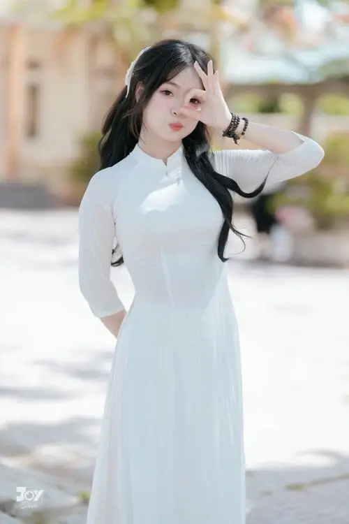 huong dan pose dang ao dai sen thanh lich 1