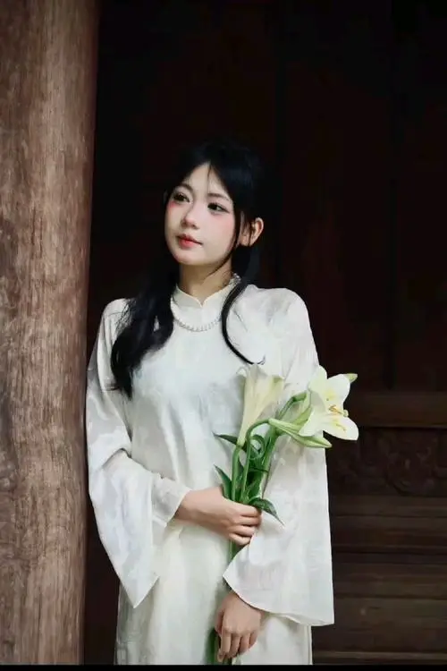 huong dan pose dang ao dai sen thanh lich 10