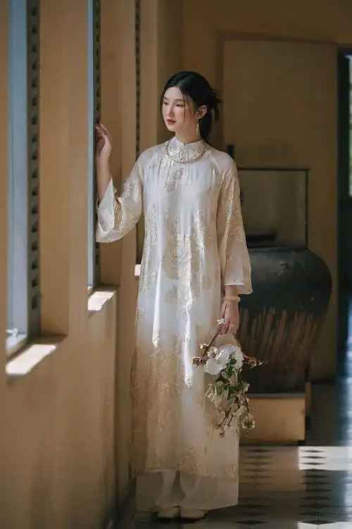 huong dan pose dang ao dai sen thanh lich 13