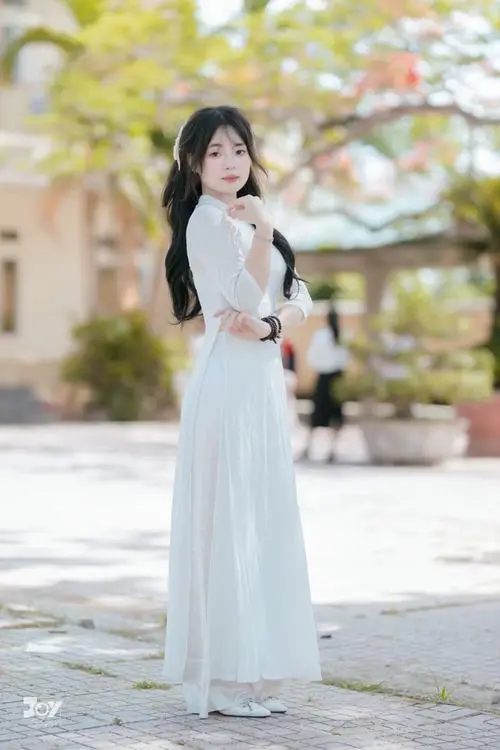 huong dan pose dang ao dai sen thanh lich 2