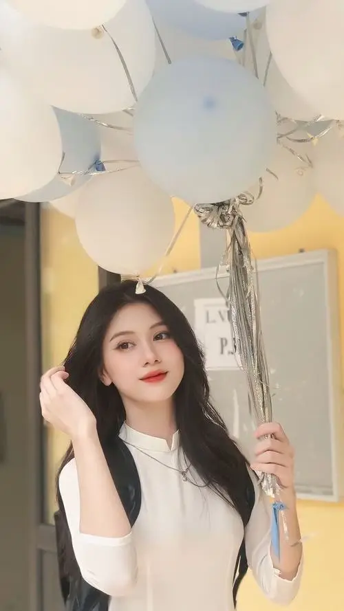 huong dan pose dang ao dai sen thanh lich 6