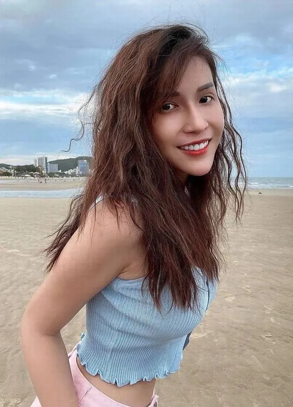 kha nhu mac bikini khoe vong eo con kien cuc chay 2