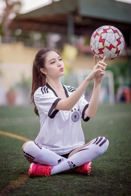 ngam nhung my nhan san co mac do the thao quyen ru 19