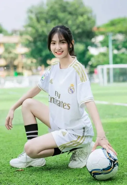 ngam nhung my nhan san co mac do the thao quyen ru 3