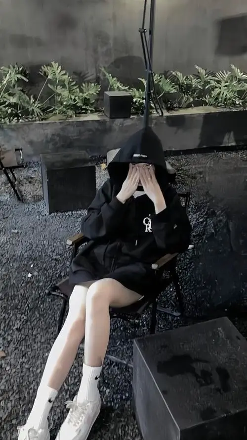 ngam tron bo anh gai xinh che mat bi an cuon hut 1