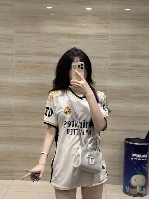 tai anh hot girl mac quan ao the thao khoe khoan sac net 2
