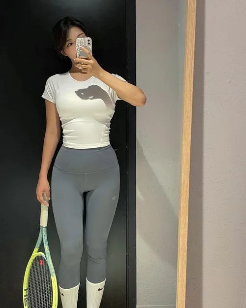 tai anh my nu mac legging dao pho thu hut moi anh nhin 10