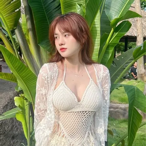 tiktoker tieu ngao bikini ruc ro ben bai bien va ho boi 5