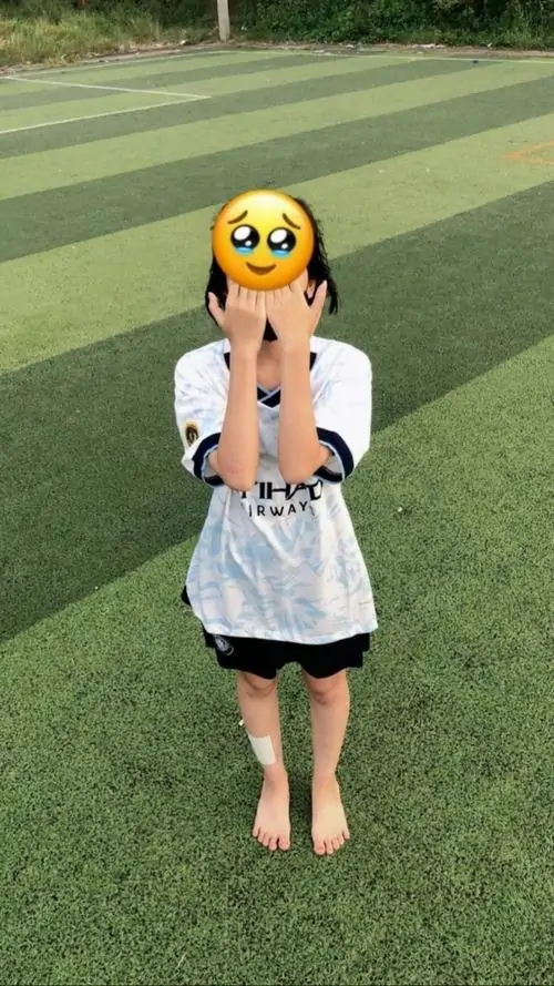 tuyen tap anh gai xinh mac ao bong da nong bong nhat 3