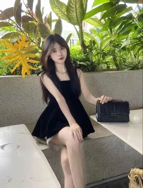 tuyen tap hinh nen hot girl dien dam den ngan cho dien thoai 18