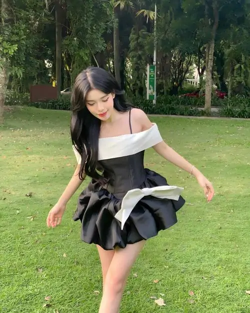 tuyen tap hinh nen hot girl dien dam den ngan cho dien thoai 9